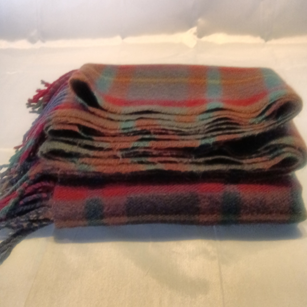 Shawl - Picture 5 of 5